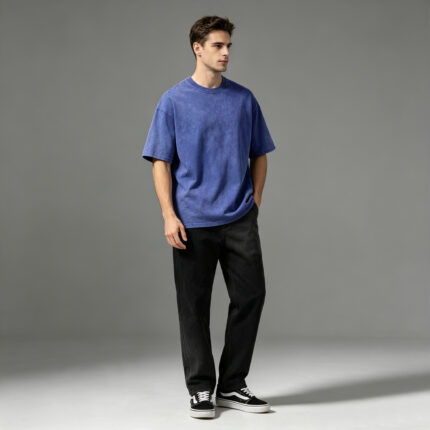 Blank oversized crew neck tee made of premium cotton.